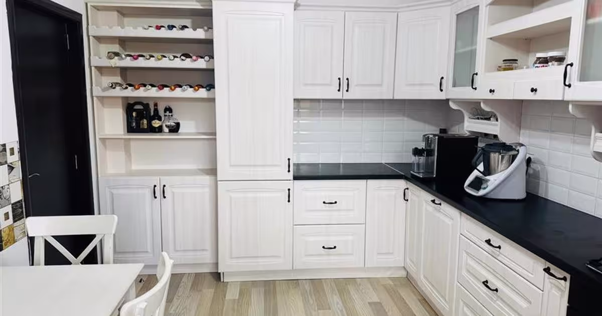 Casă cu 4 camere în Șura Mare