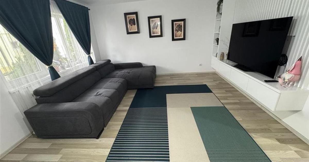 Casă cu 4 camere în Șura Mare