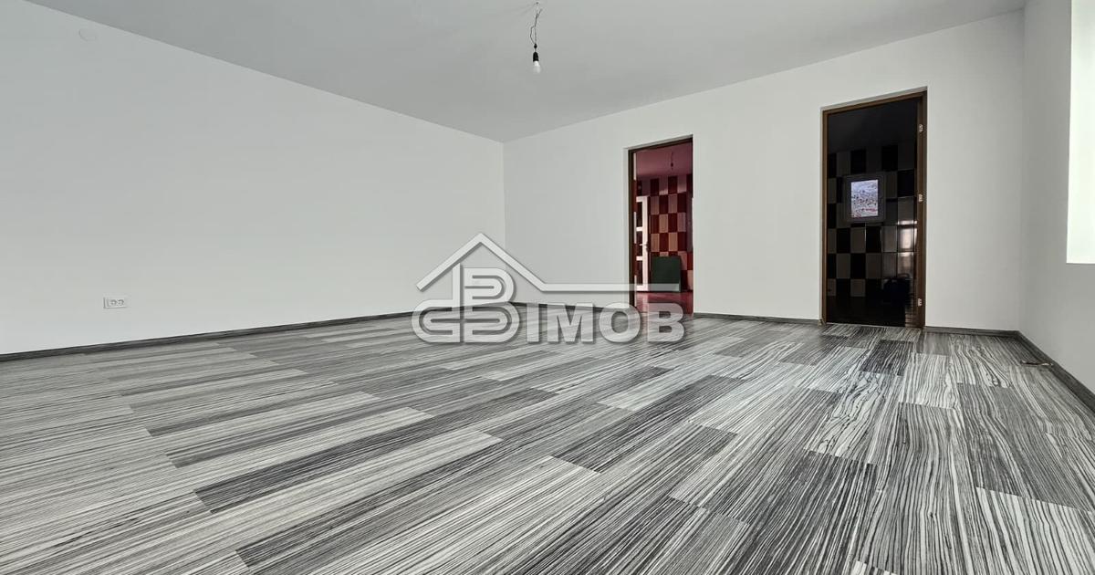 Casă cu 2 camere în zona Central, Târgoviște