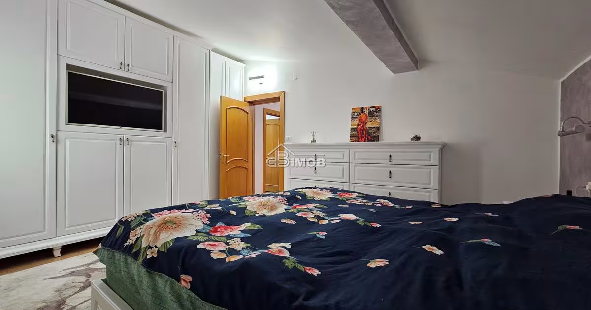 Casă cu 5 camere în zona Micro 3, Târgoviște