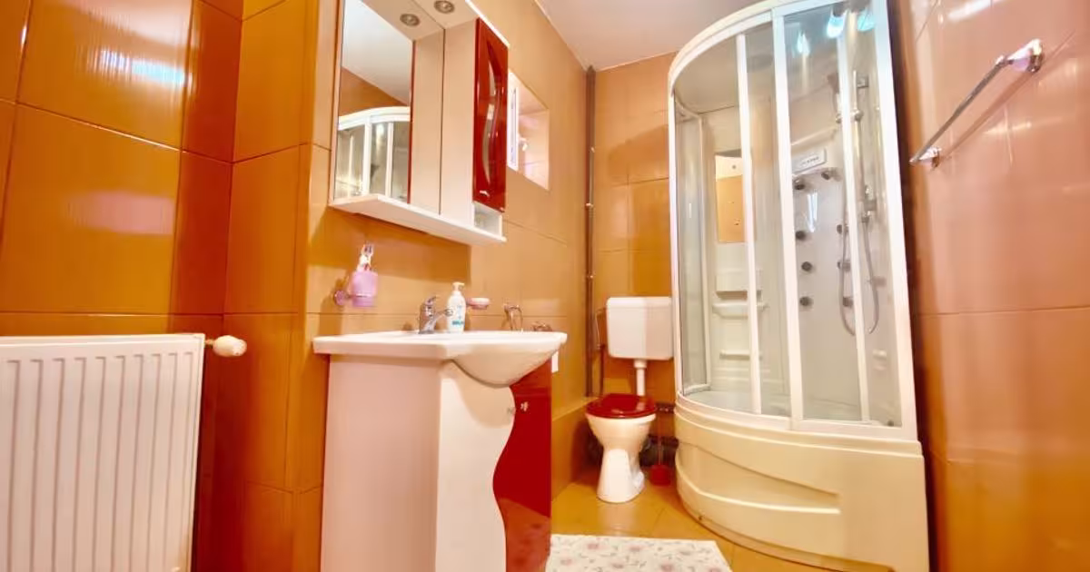 Casă 320 mp cu 4 camere în zona Micro 4, Târgoviște