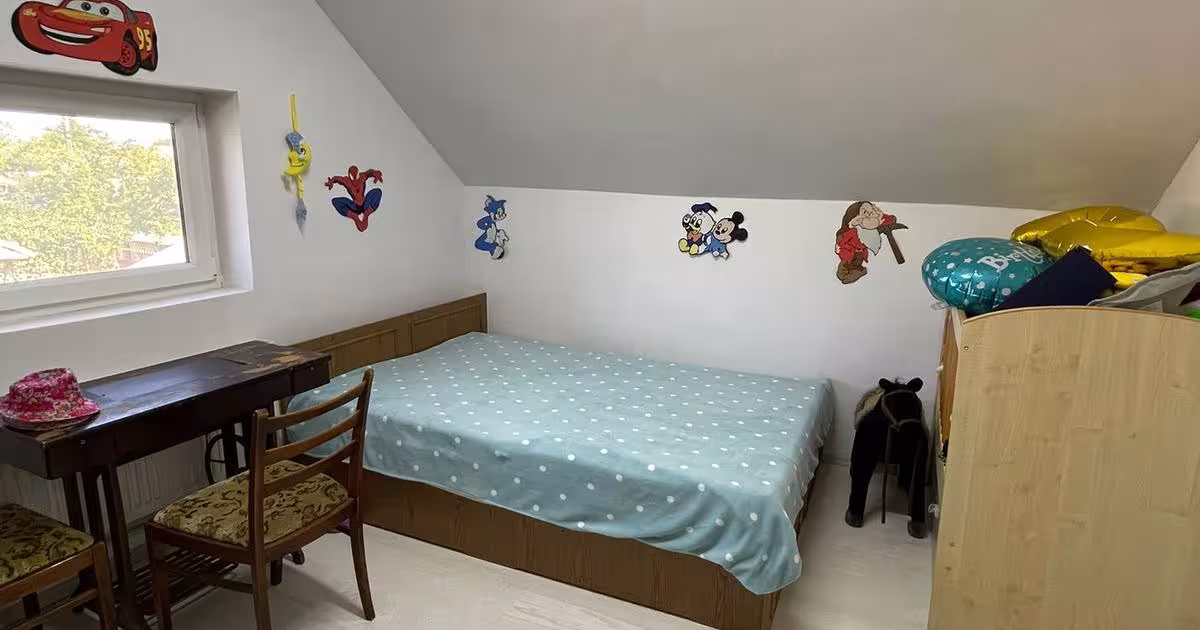 Casă 200 mp cu 5 camere în Țigănești