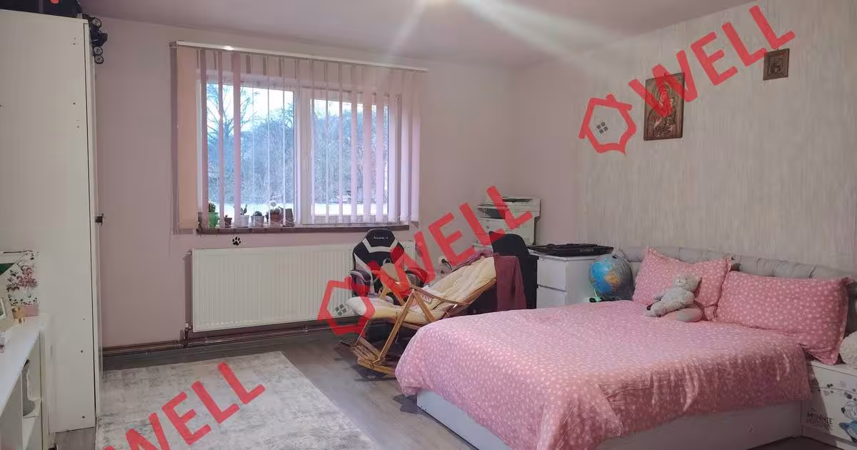 Casă cu 4 camere în Vâlcele