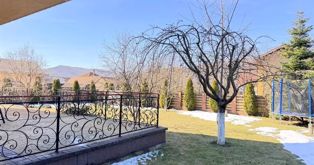 Casă cu 8 camere în Valea Doftanei