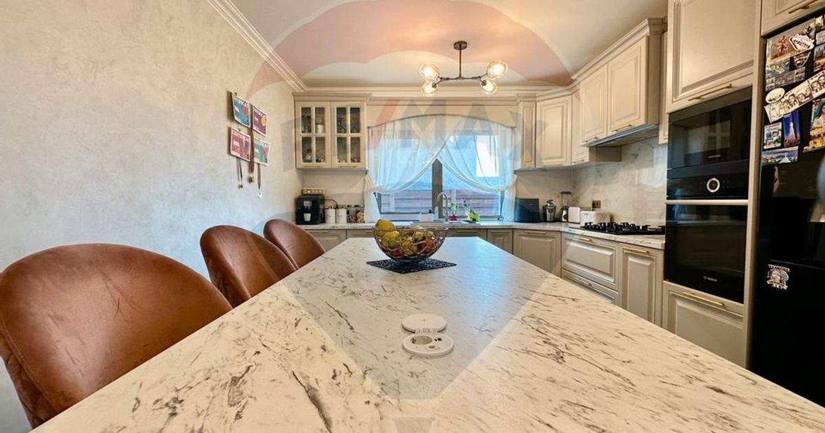 Casă cu 7 camere în Vânători