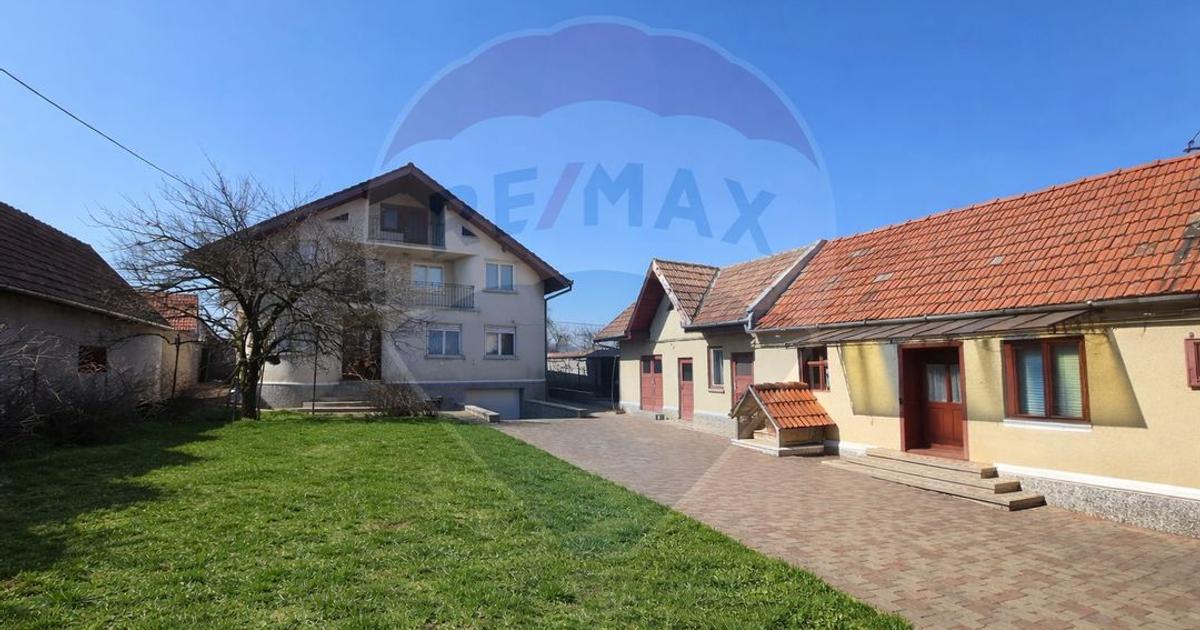 Casă cu 7 camere în Vințu de Jos