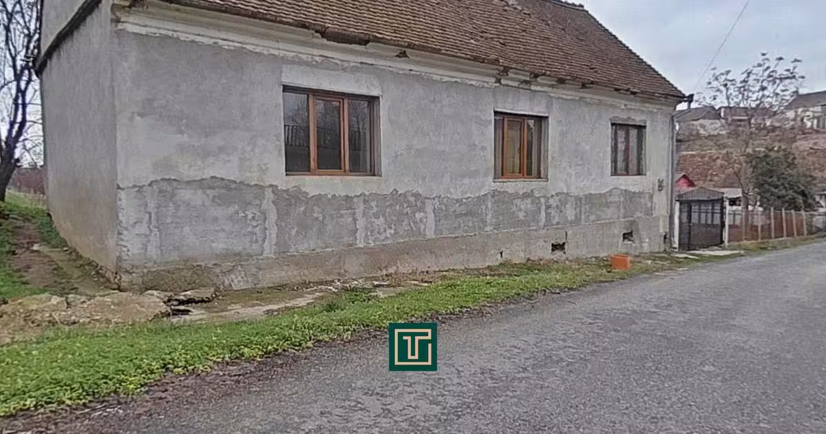 Casă cu 4 camere în Zăbrani