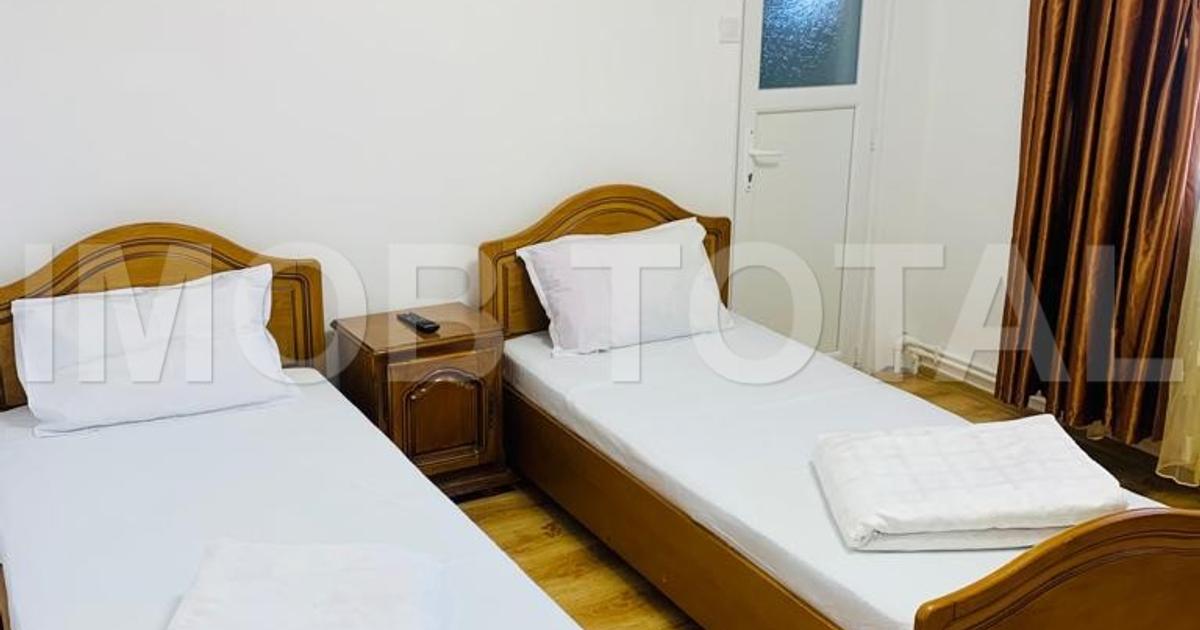 Casă individuală 265 mp cu 16 camere în Albota