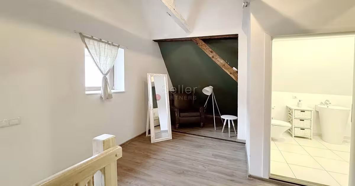 Casă individuală 75.7 mp cu 2 camere în zona Centrul Istoric, Brașov