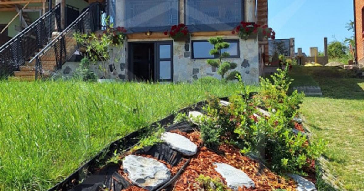 Casă individuală cu 4 camere în Câmpenești