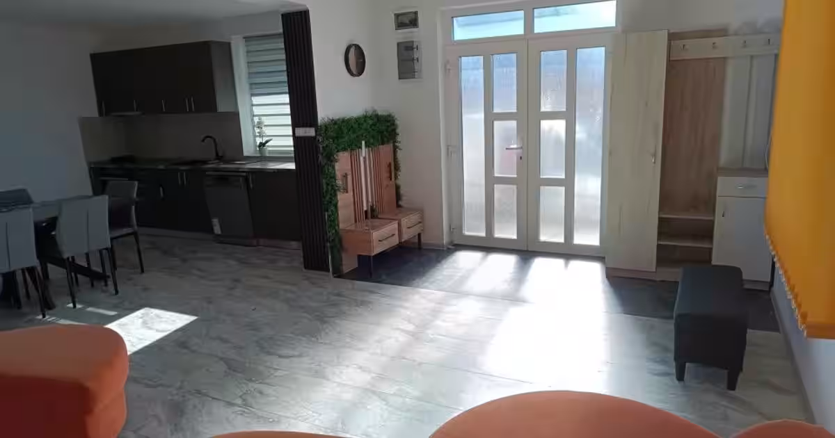 Casă individuală 100 mp cu 2 camere în Cetariu