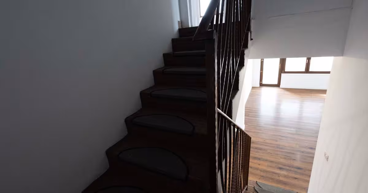 Casă individuală cu 6 camere în Dumbrăvița