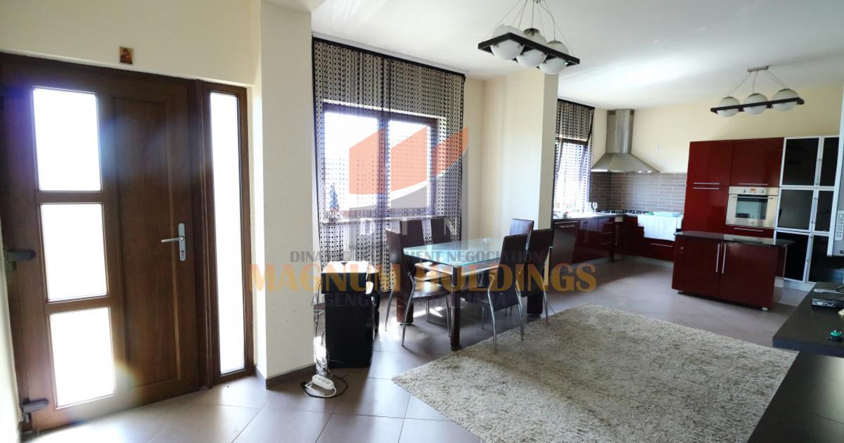 Casă individuală 260 mp cu 4 camere în Hințești