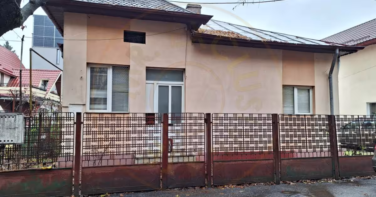 Casă individuală 93 mp cu 3 camere în zona Central, Pitești