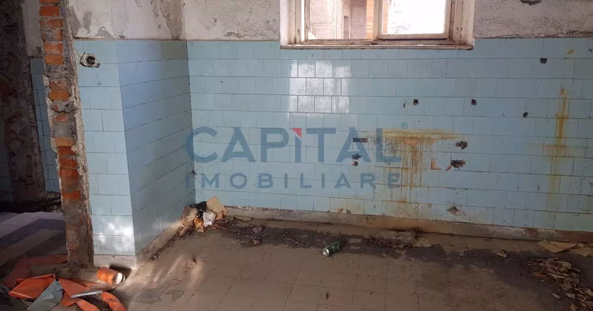 Casă individuală 698 mp cu 10 camere în zona Centrul Civic, Reșița