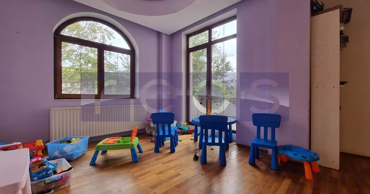 Casă individuală cu 13 camere în zona Parcul Carol, Sector 4