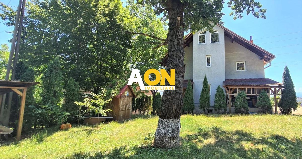 Casă individuală 390 mp cu 10 camere în zona Cetate, Alba Iulia