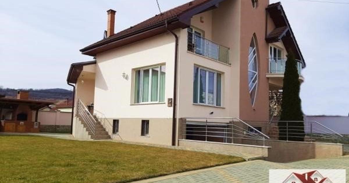 Casă individuală 243 mp cu 5 camere în zona Cetate, Alba Iulia