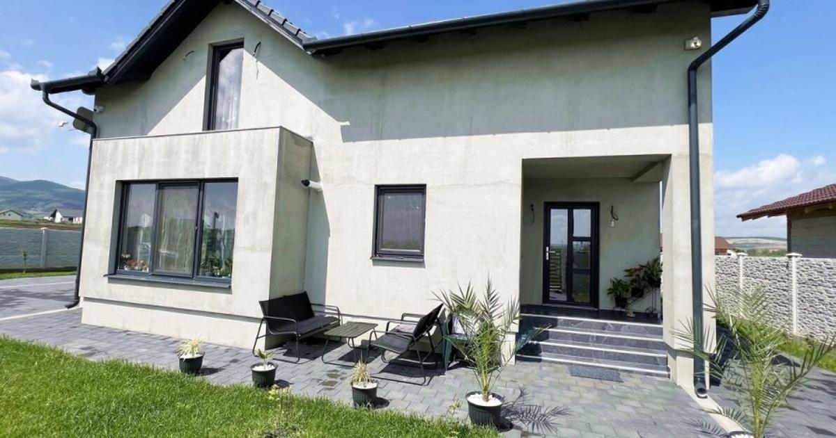 Casă individuală 220 mp cu 4 camere în zona Est, Alba Iulia