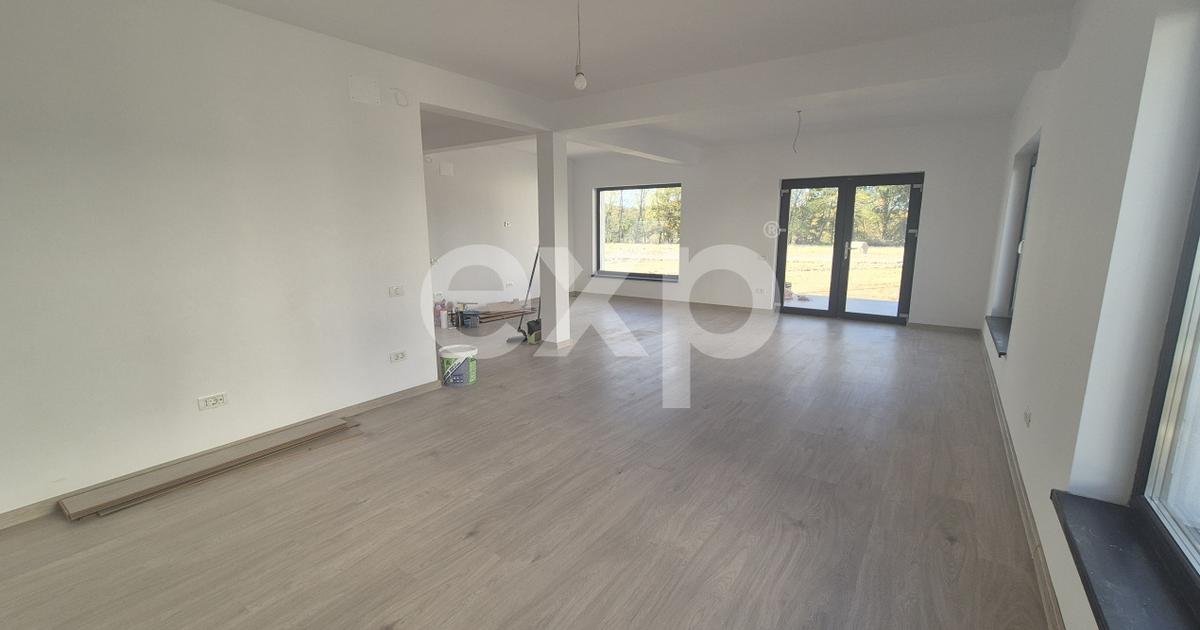 Casă individuală cu 5 camere în Albota