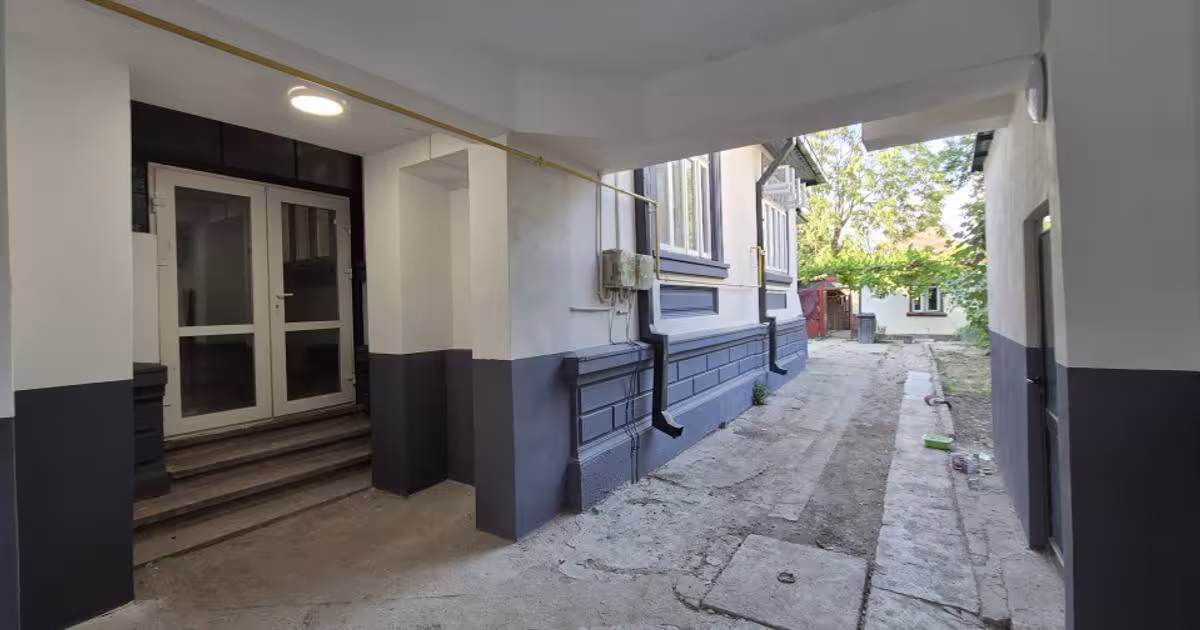 Casă individuală 300 mp cu 7 camere în zona Libertății, Alexandria
