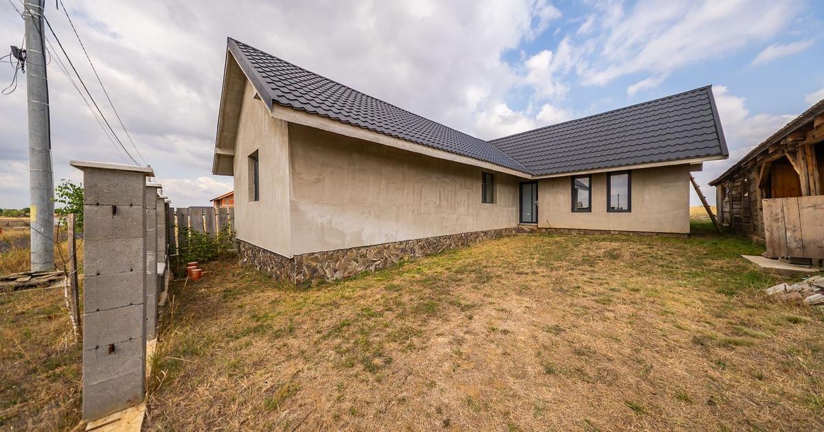 Casă individuală cu 3 camere în Aluniș