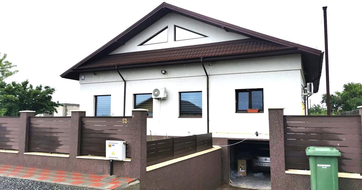 Casă individuală 360 mp cu 4 camere în Amara