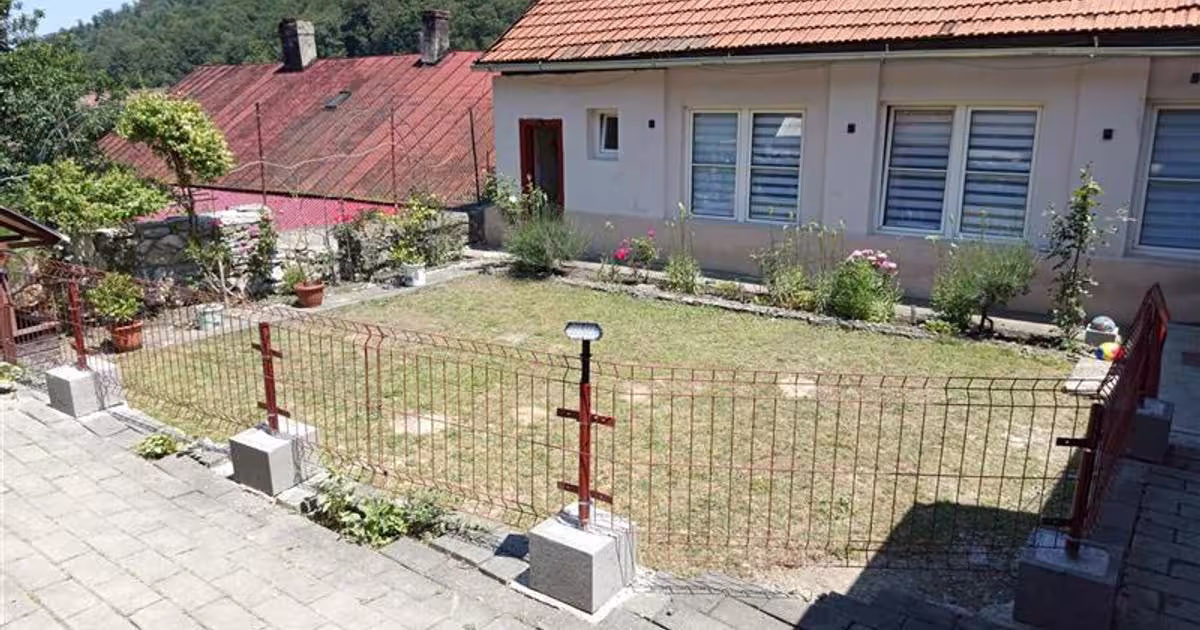 Casă individuală cu 12 camere în zona Central, Anina