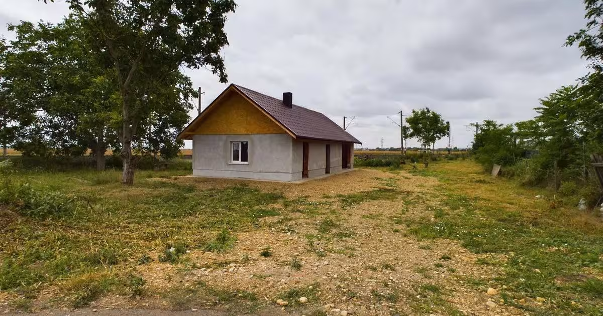 Casă individuală 60 mp cu 3 camere în zona 6 Vânători, Arad