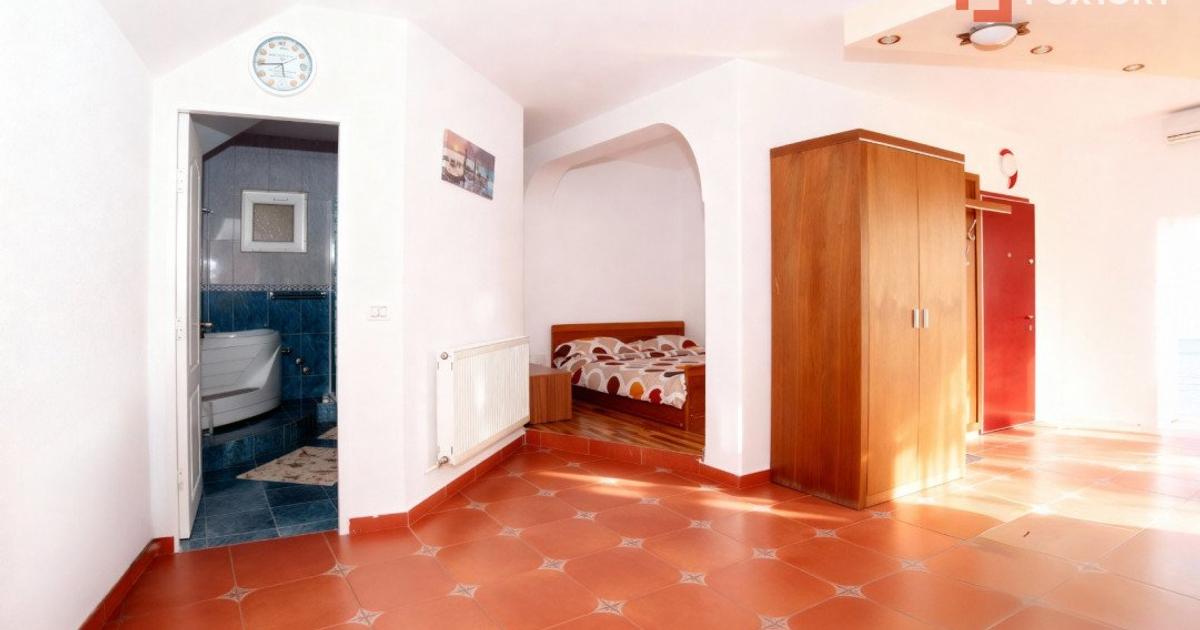 Casă individuală 800 mp cu 14 camere în zona Malul Mureșului, Arad