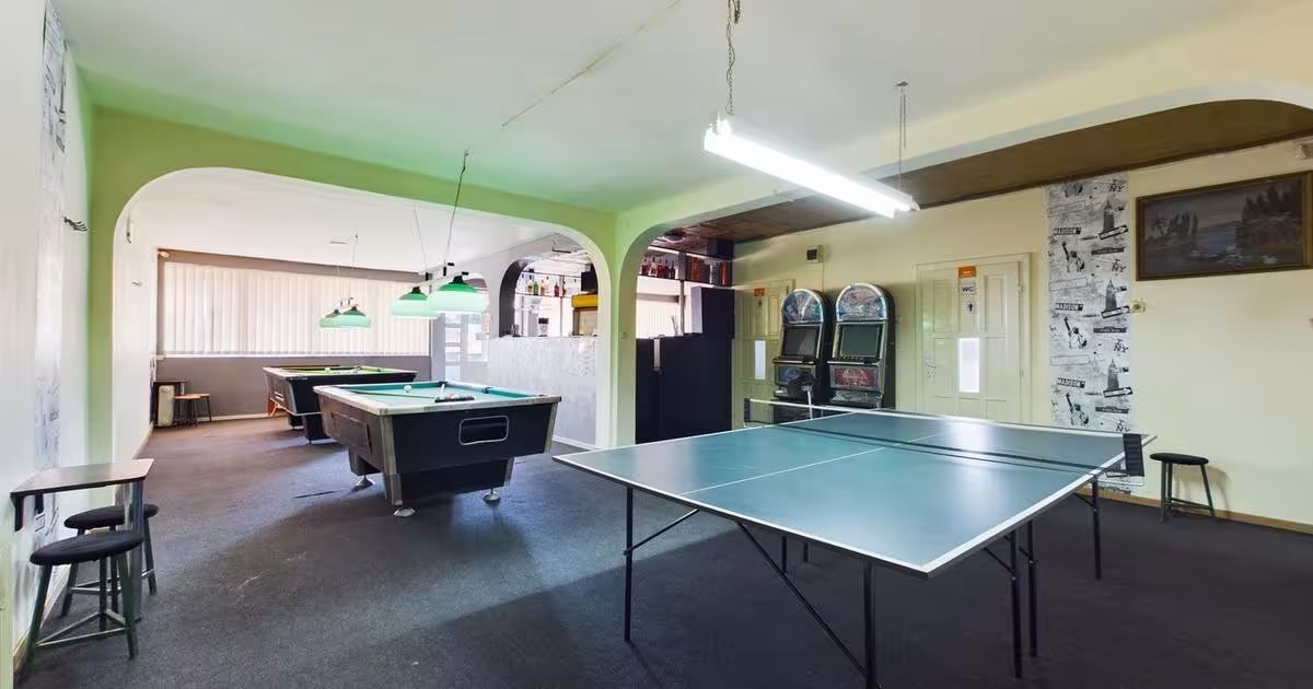 Casă individuală cu 8 camere în zona Pârneava, Arad