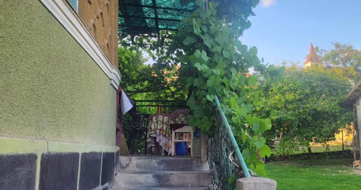 Casă individuală 128 mp cu 3 camere în Asinip