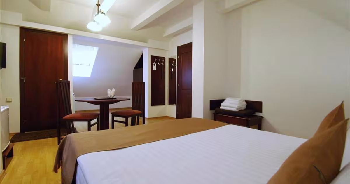 Casă individuală cu 10 camere în zona 9 Mai, Bacău