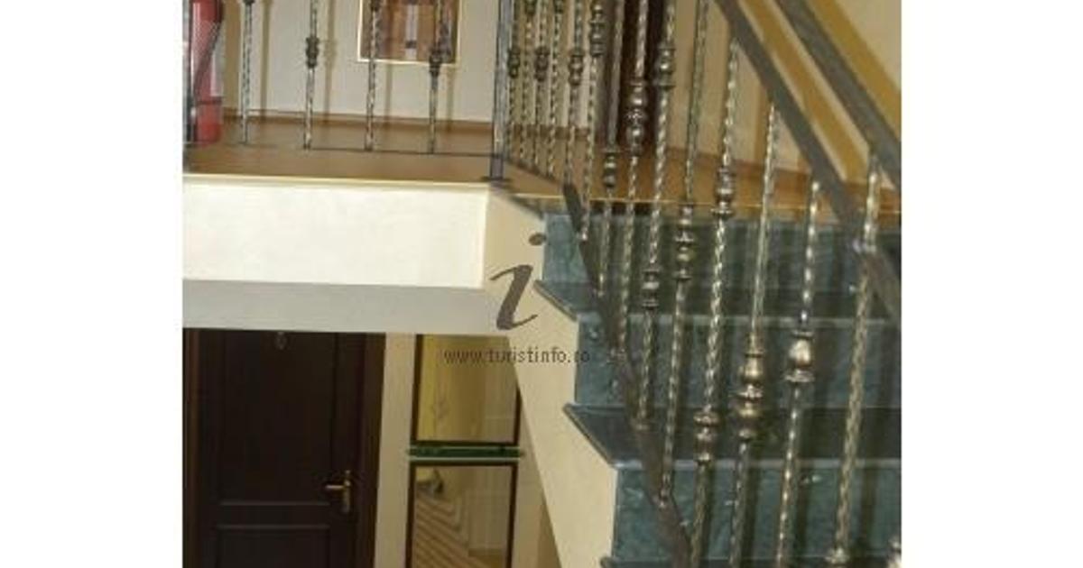 Casă individuală cu 10 camere în zona 9 Mai, Bacău