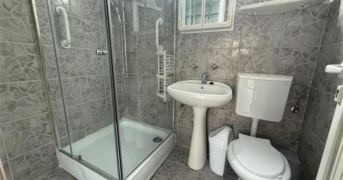 Casă individuală 180 mp cu 6 camere în zona Bistrița Lac, Bacău