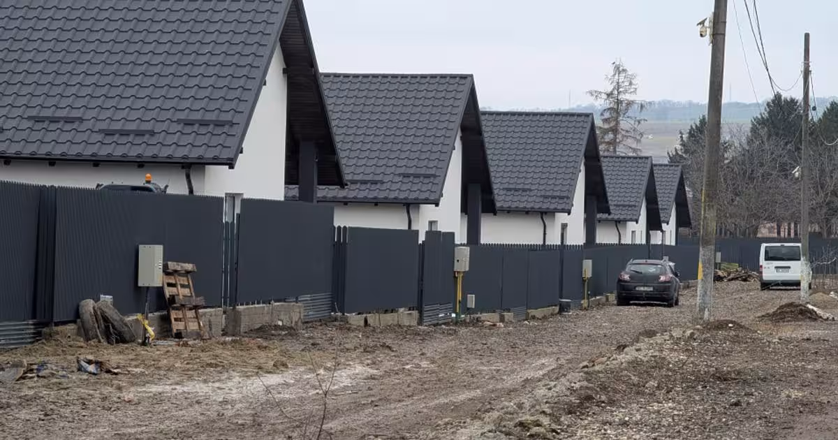 Casă individuală cu 4 camere în zona Central, Bacău