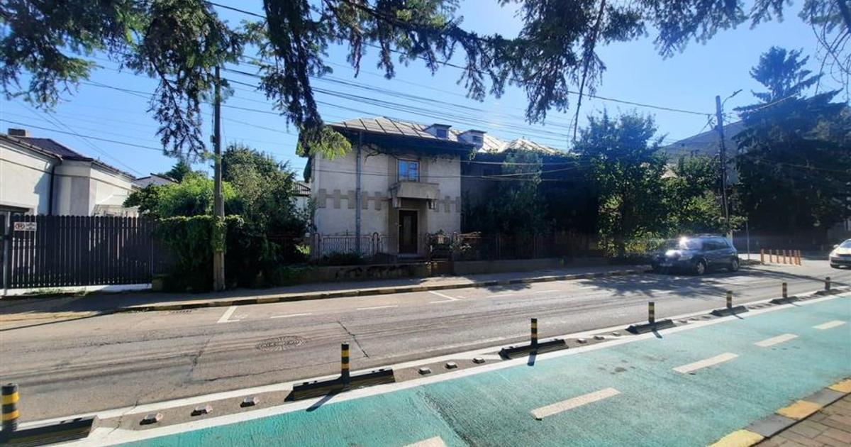 Casă individuală cu 4 camere în zona Central, Bacău