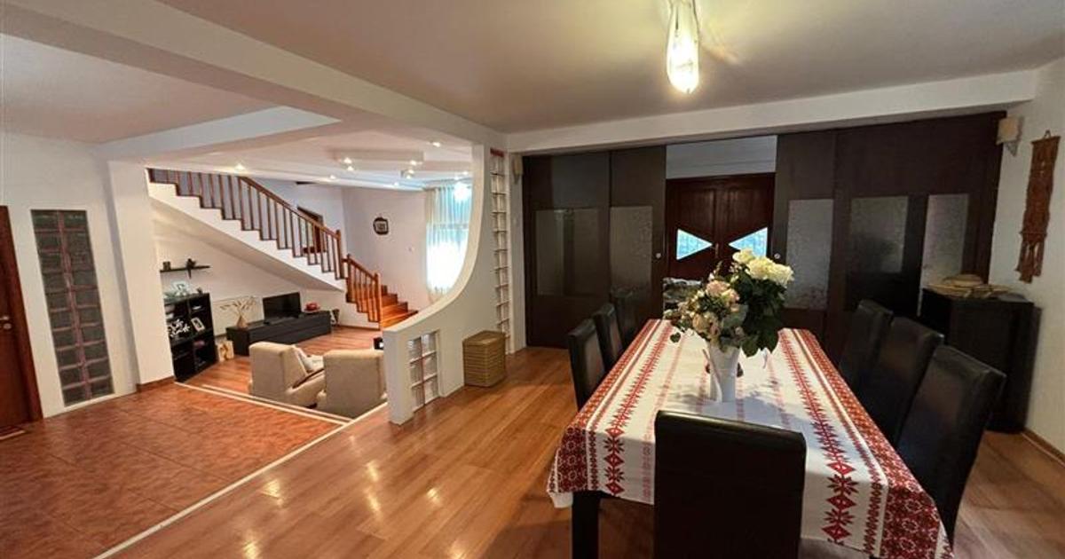 Casă individuală 240 mp cu 6 camere în zona Est, Bacău