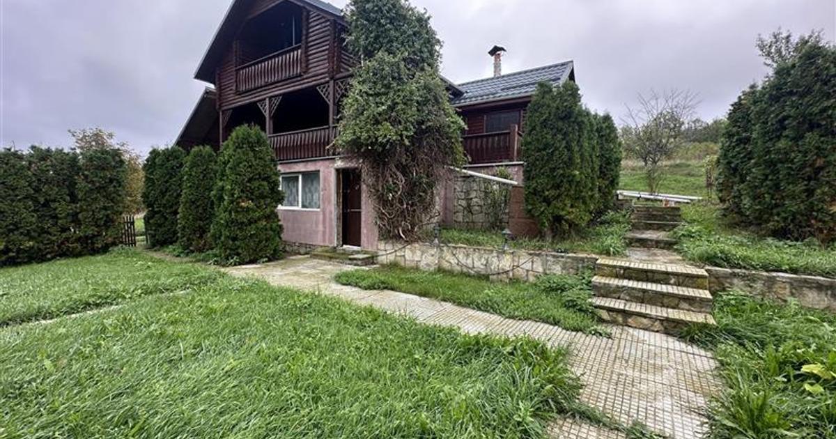 Casă individuală 250 mp cu 4 camere în zona Exterior Est, Bacău
