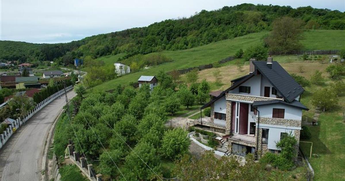 Casă individuală cu 8 camere în zona Exterior Nord, Bacău