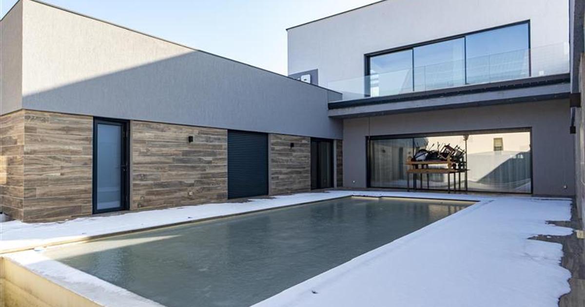 Casă individuală 337 mp cu 4 camere în zona Gherăiești, Bacău