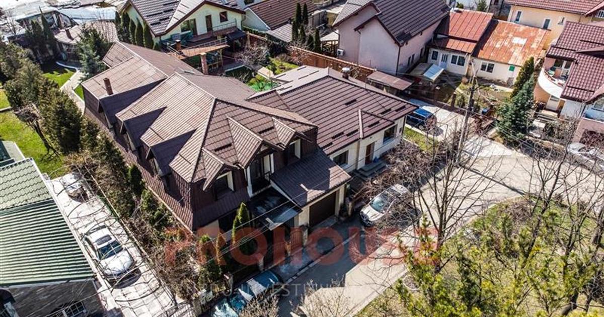 Casă individuală 298 mp cu 10 camere în zona Ultracentral, Bacău