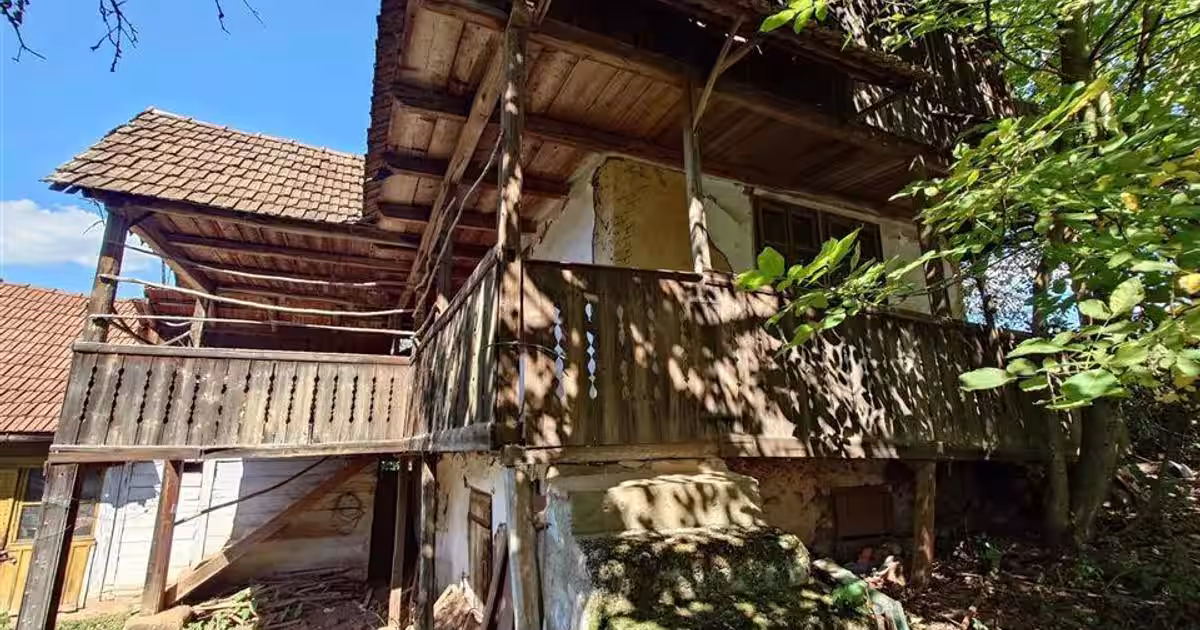 Casă individuală 76 mp cu 2 camere în Baia de Criș