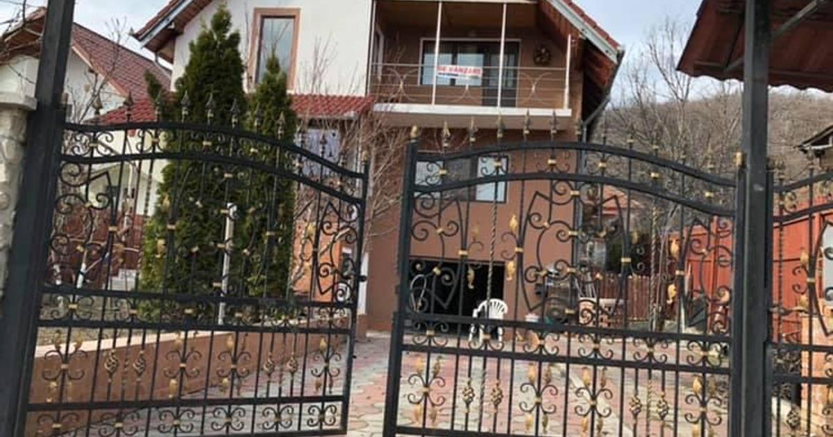 Casă individuală 320 mp cu 4 camere în zona Central, Băile Govora