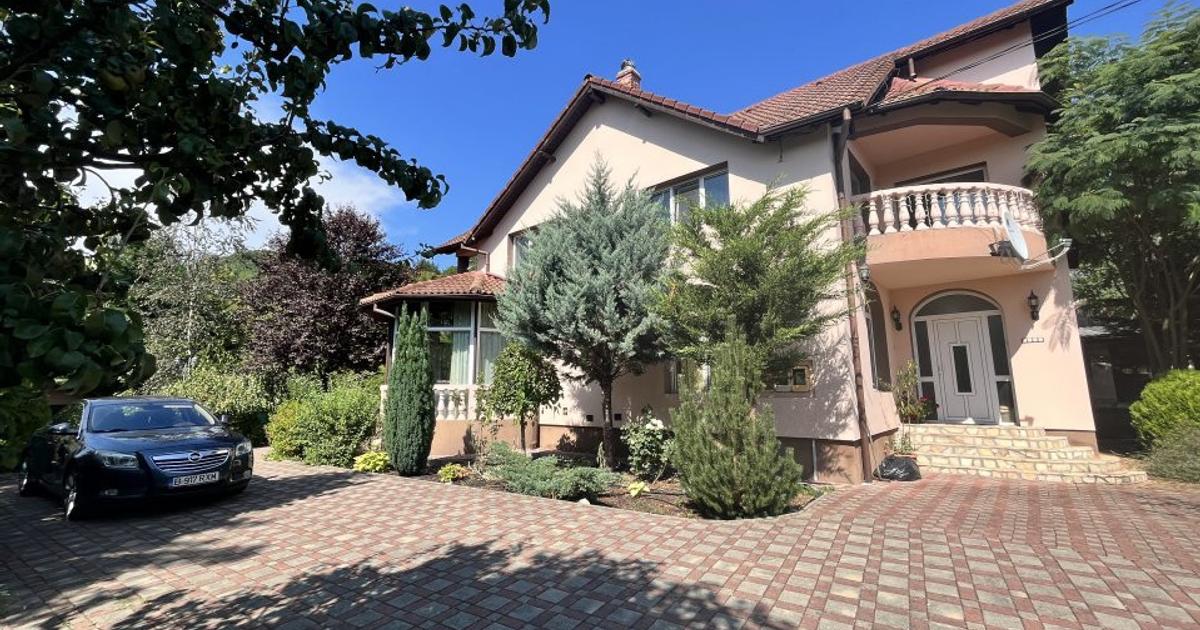 Casă individuală 220 mp cu 5 camere în zona Sud, Băile Olănești