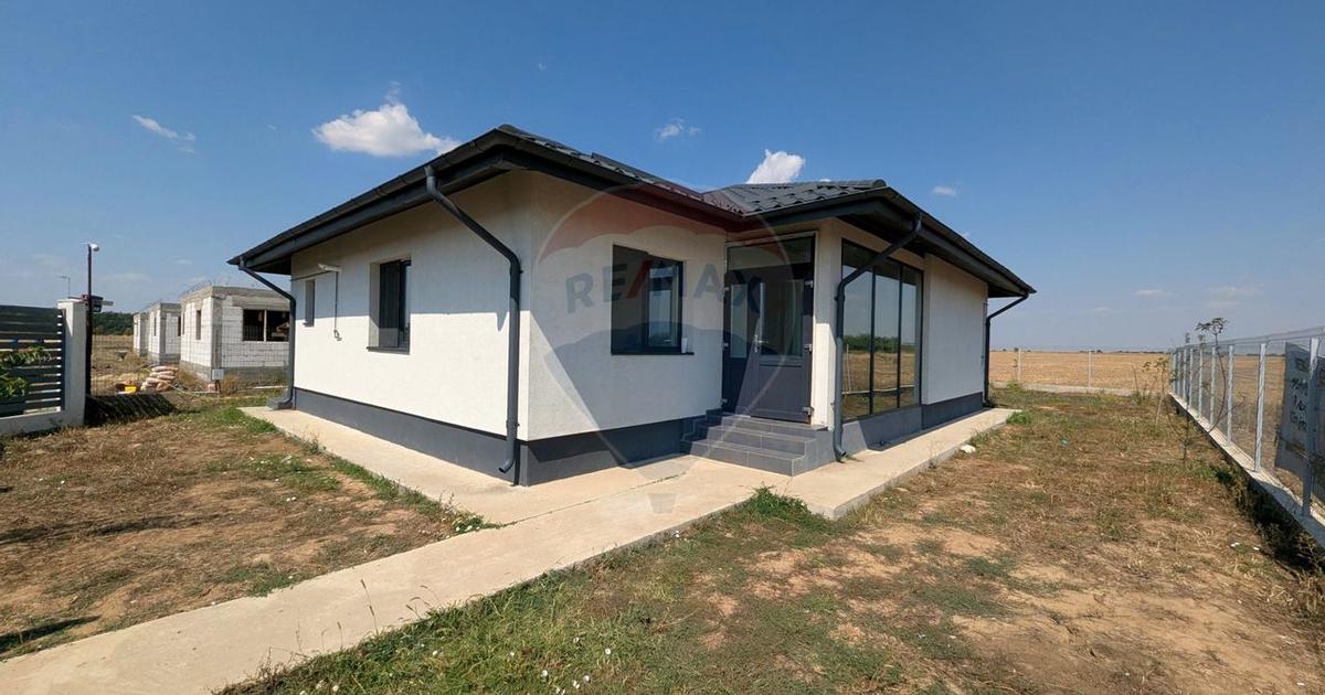 Casă individuală cu 4 camere în Bâldana