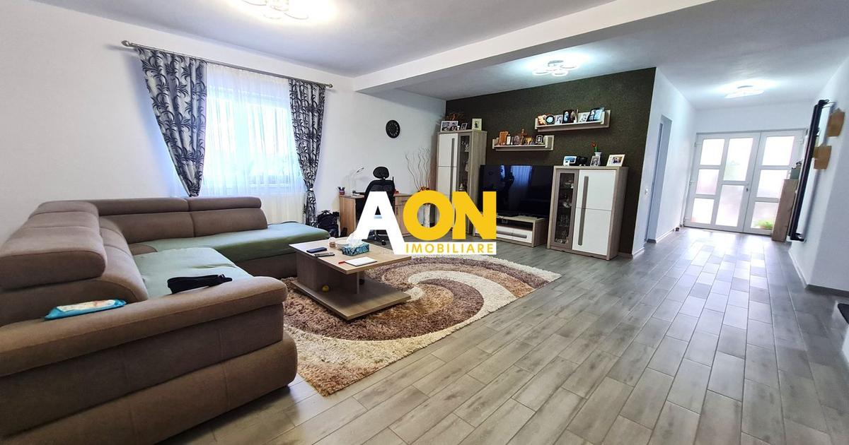 Casă individuală cu 6 camere în Bărăbanț