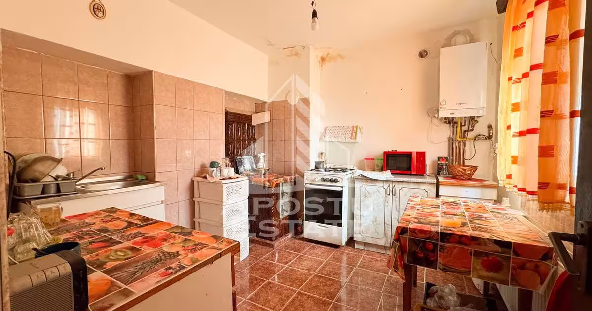 Casă individuală cu 4 camere în Bârcea Mare