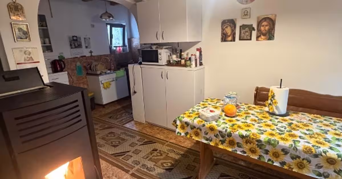 Casă individuală 85 mp cu 4 camere în Beceni