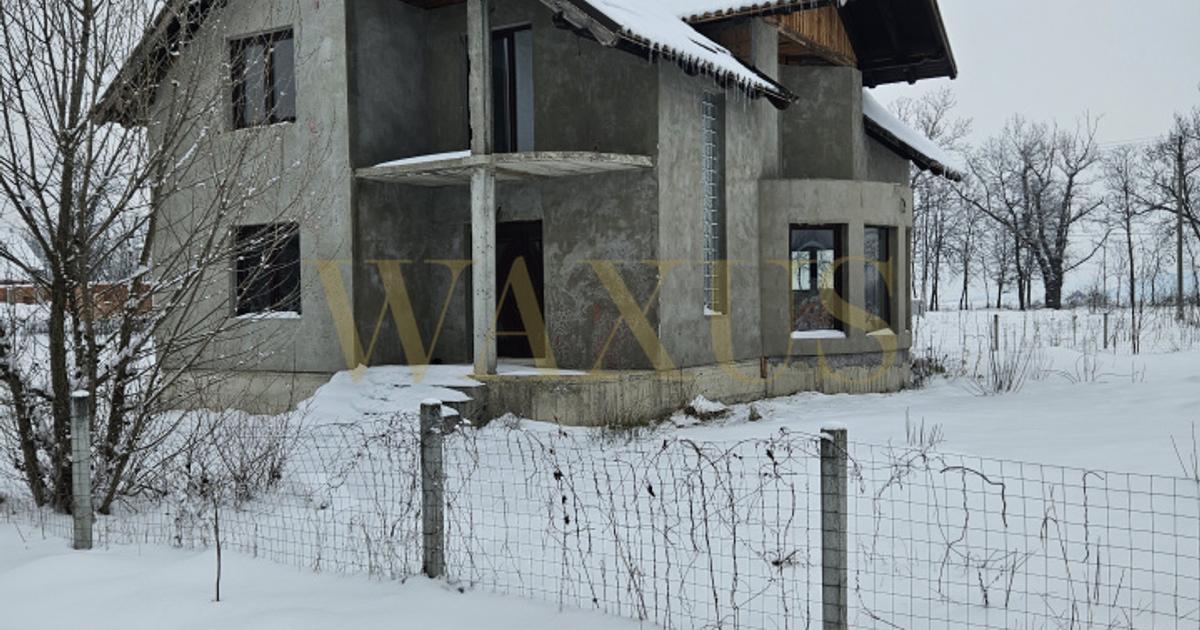 Casă individuală cu 4 camere în Beclean